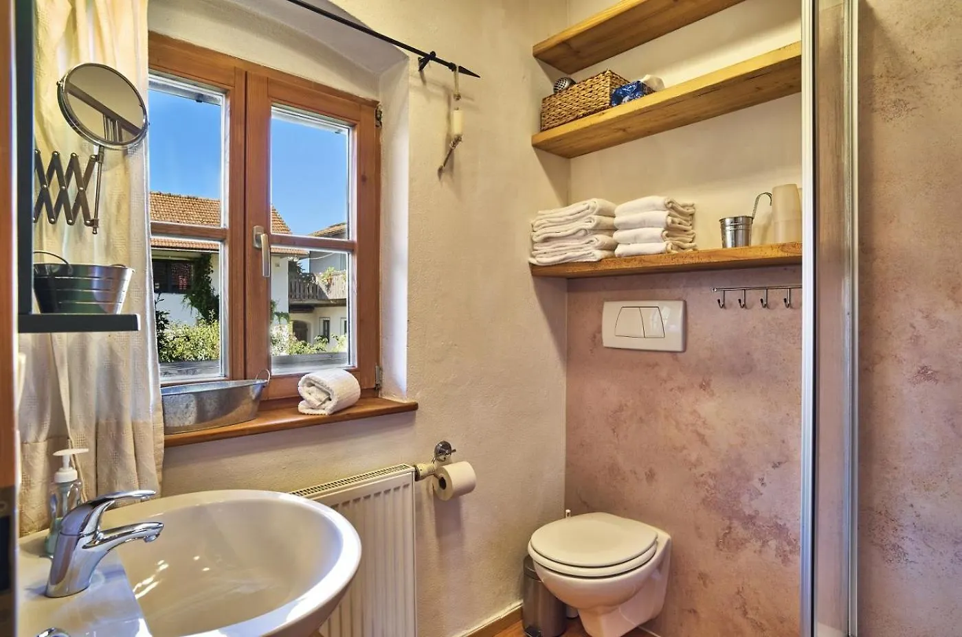 Bio-Ferienhof Hoefler Untergriesbach Farm stay