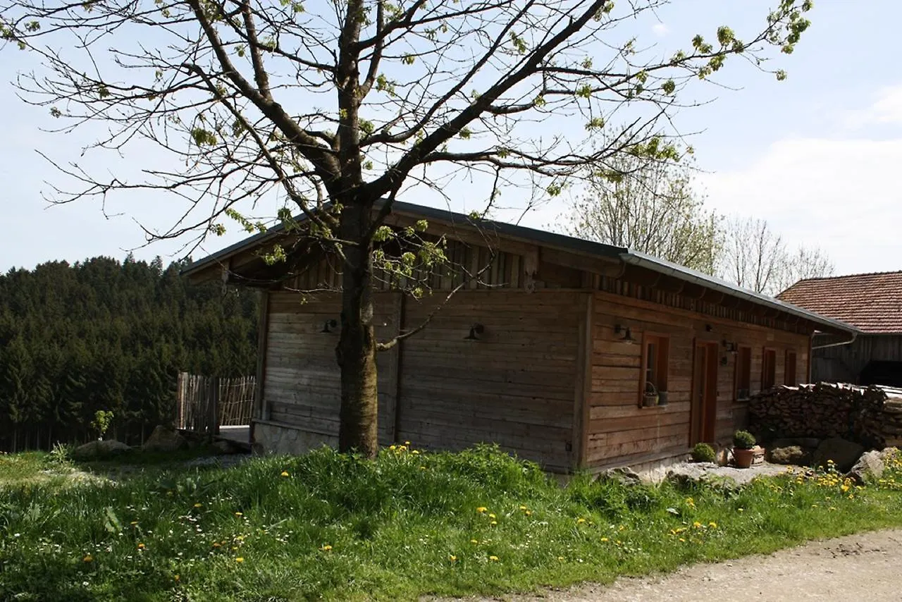 Farm stay Bio-Ferienhof Hoefler Untergriesbach
